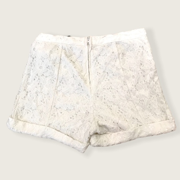 Urban Outfitters White Floral Lace Summer/Spring/Festival Casual Cute Shorts - Picture 2 of 3